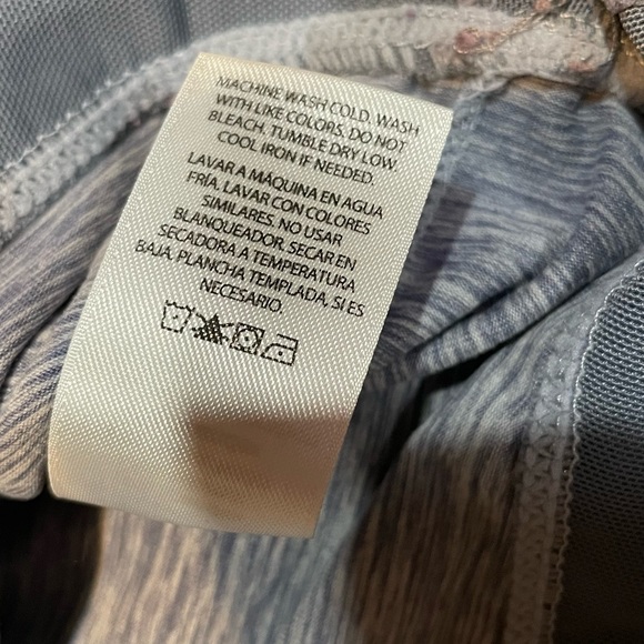 Danskin Ladies Small longsleeve top, blue/grey with sheer extension bottom. - Picture 12 of 13